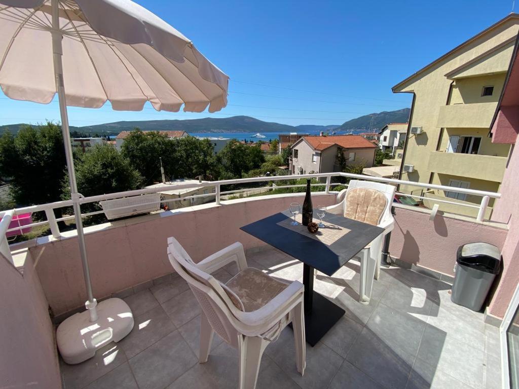 Apartments Kuc Тиват Экстерьер фото