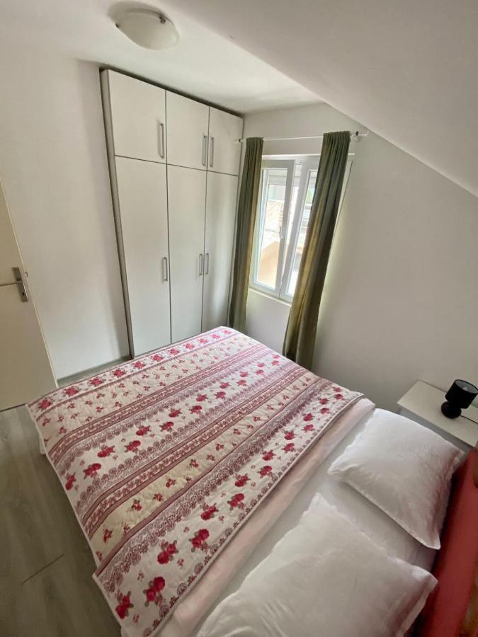 Apartments Kuc Тиват Экстерьер фото