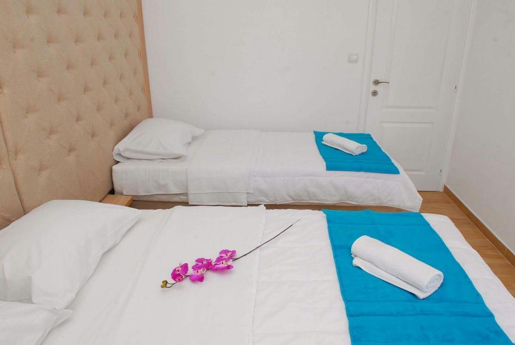 Apartments Kuc Тиват Экстерьер фото